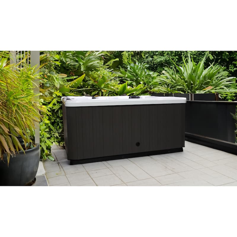 Home and Garden Spas- 6 Person 65 Jet Spa with Lounger