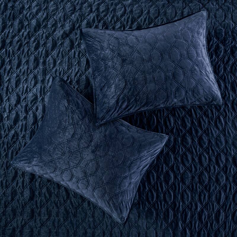 Madison Park Emery 3 Piece Velvet Quilt Set