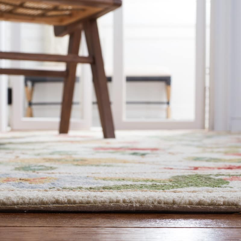 SAFAVIEH Handmade Chelsea Rubi French Country Floral Wool Rug