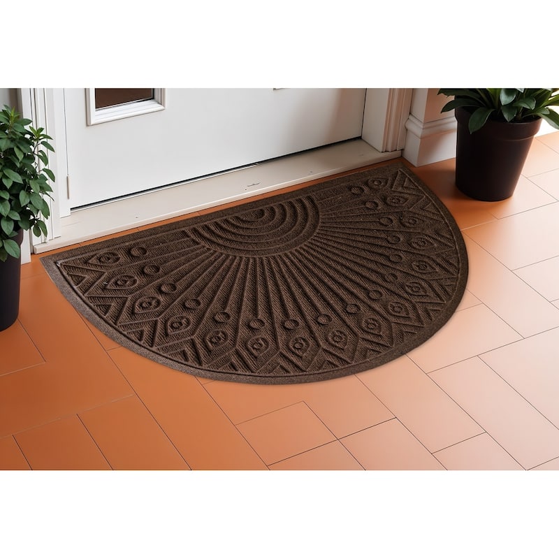 HomeRoots 24" X 36" Brown Synthetic Fiber Abstract Outdoor Semi Circle Door Mat - 24' X '36 - 24' X '36