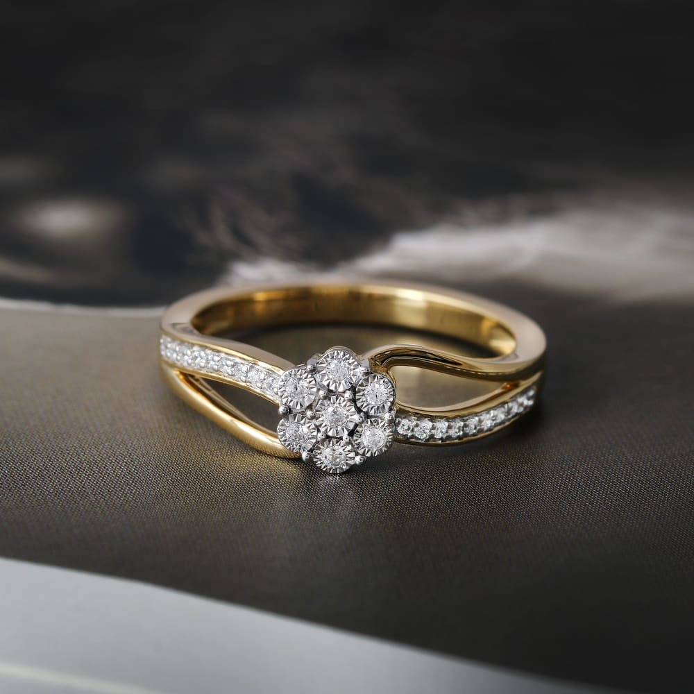 1/10ct TDW Diamond Floral Cluster Ring in Silver for Women