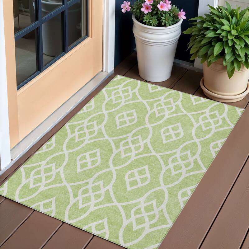 HomeRoots Trellis Transitional Rectangle Outdoor Rug - 3' x 5'