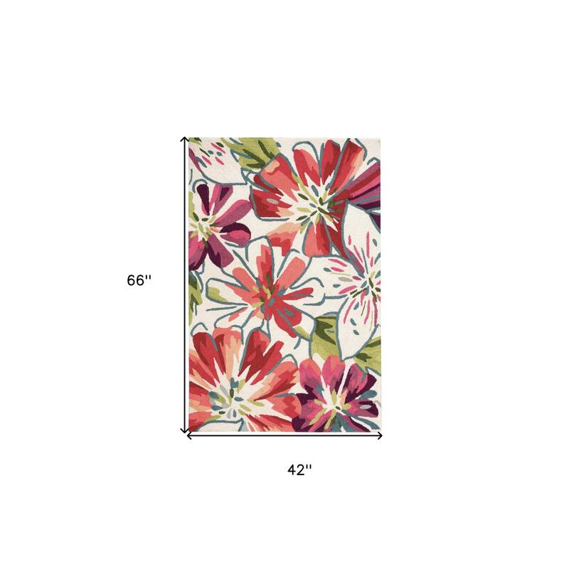 Gavu Floral Traditional Stain Resistant Area Rug By HomeRoots - 66' X '42' X '0.25