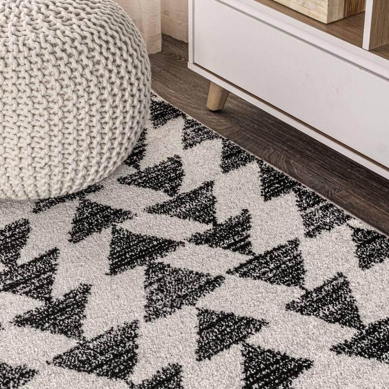 JONATHAN Y Khalil Moroccan Triangle Geometric Area Rug