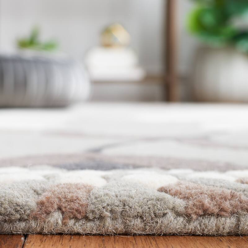 SAFAVIEH, Handmade Soho Renada Floral N.Z. Wool Rug