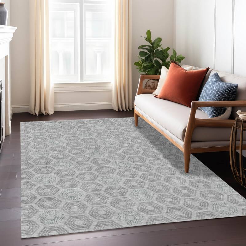 Machine Washable Indoor/ Outdoor Modern Hugoton Chantille Rug
