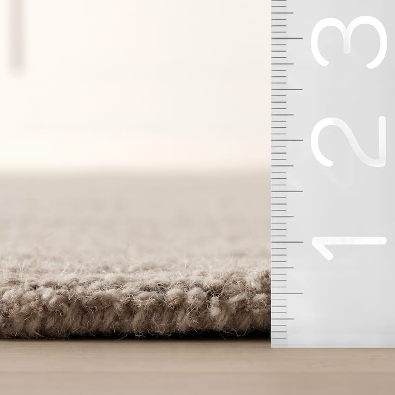 Nuloom Elira Solid Bordered Area Rug