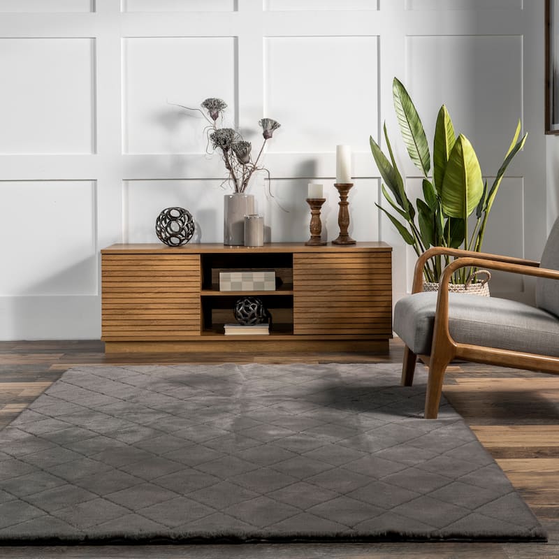 Nuloom Amy SuperiorWash Casual Faux Rabbit Machine Washable Area Rug
