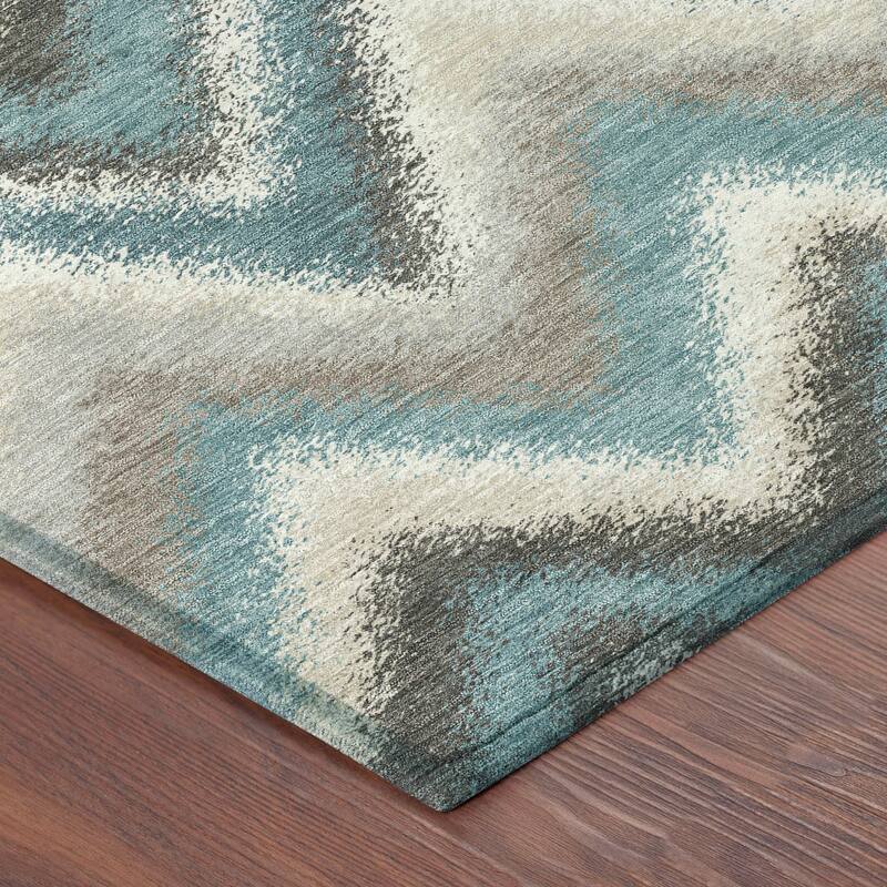Machine Washable Indoor/ Outdoor Modern Chevron Chantille Rug