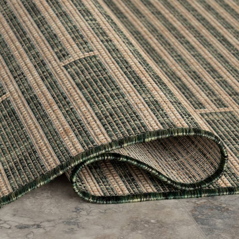 Nuloom Debrin Striped Indoor/Outdoor Area Rug