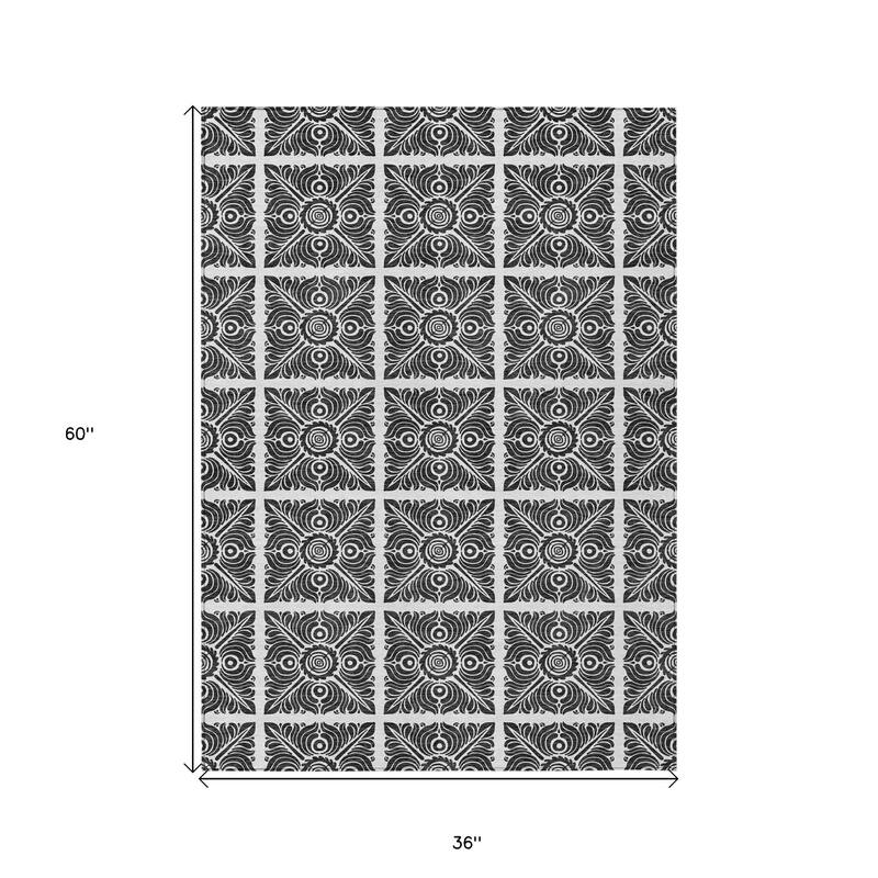 HomeRoots Medallion Transitional Rectangle Outdoor Rug