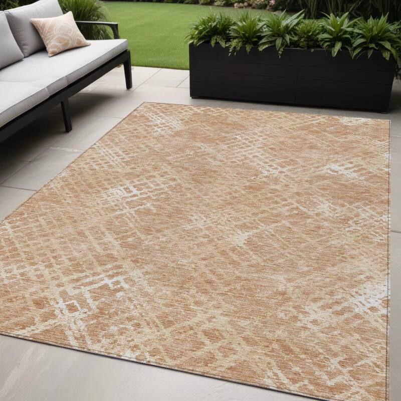 HomeRoots Geometric Transitional Rectangle Outdoor Rug - 5' X 8'