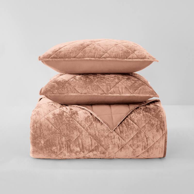 Wonderful Diamond Velvet 3 Piece Quilt Set