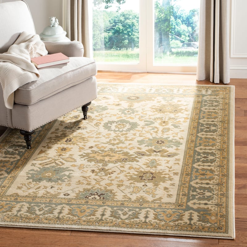 SAFAVIEH Heirloom Tamra Traditional Oriental Rug - 4' x 5'7" - Cream/Blue