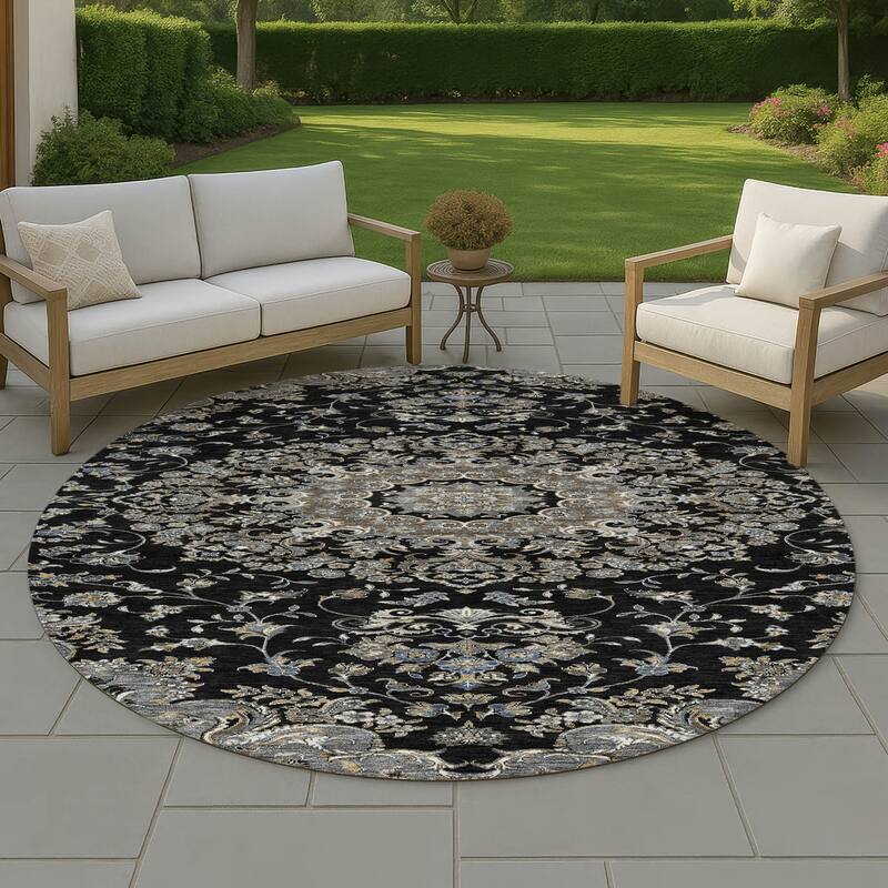 Machine Washable Indoor/ Outdoor Traditional Niko Chantille Rug - Black - 8' x 8'