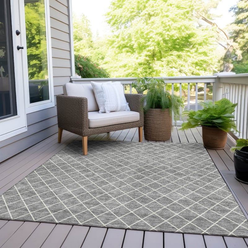 Machine Washable Indoor/ Outdoor Chantille Diamond Trellis Rug - Gray - 9' x 12'