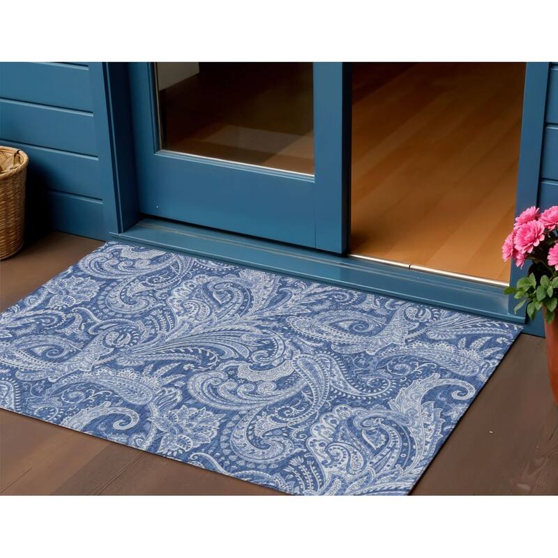 HomeRoots Paisley Transitional Rectangle Outdoor Rug - 3' x 5'