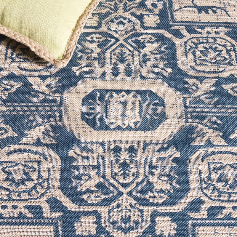 SAFAVIEH Courtyard Theoni Casual Rug