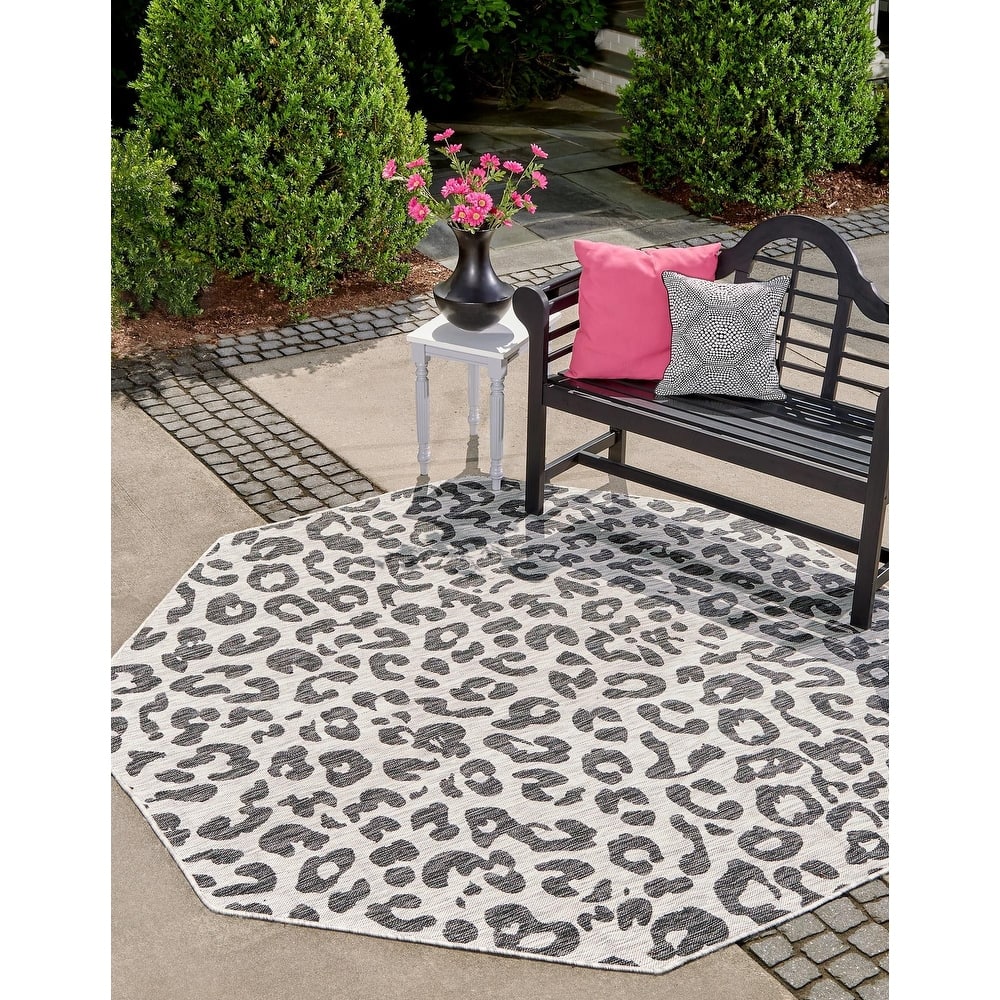 Outdoor Gallery Collection Area Rug