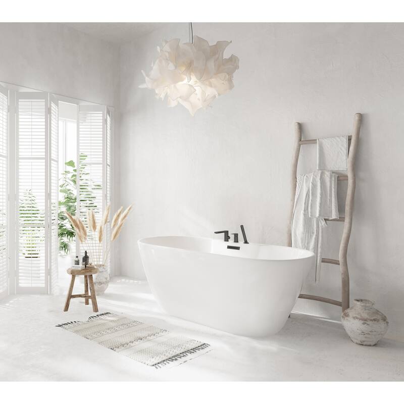 Nicolette Bathtub in Glossy White