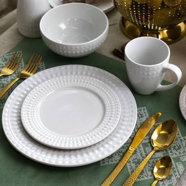 Round Porcelain Dinnerware 16 Piece Set in Porcelain