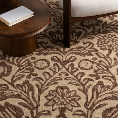 Nuloom Virelia Transitional Floral and Paisley Area Rug