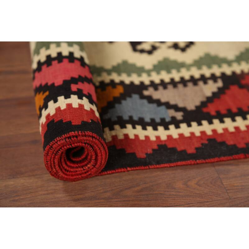 Hand-Woven Vegetable Dye Kilim Qashqai Persian Vintage Wool Carpet - 5'3"x 8'5"