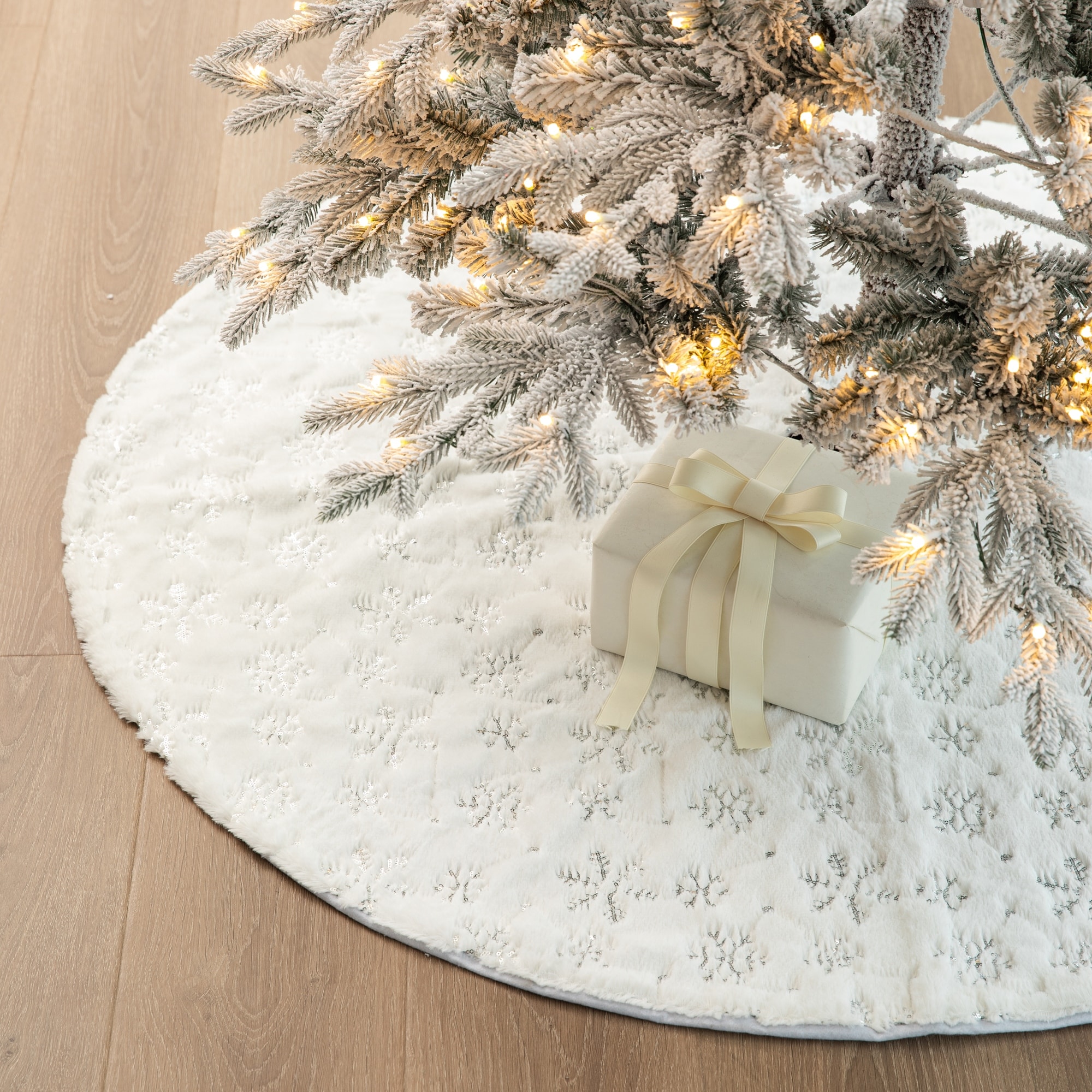 Northlight 48 inch White Iridescent Holographic Glittered Christmas Tree Skirt