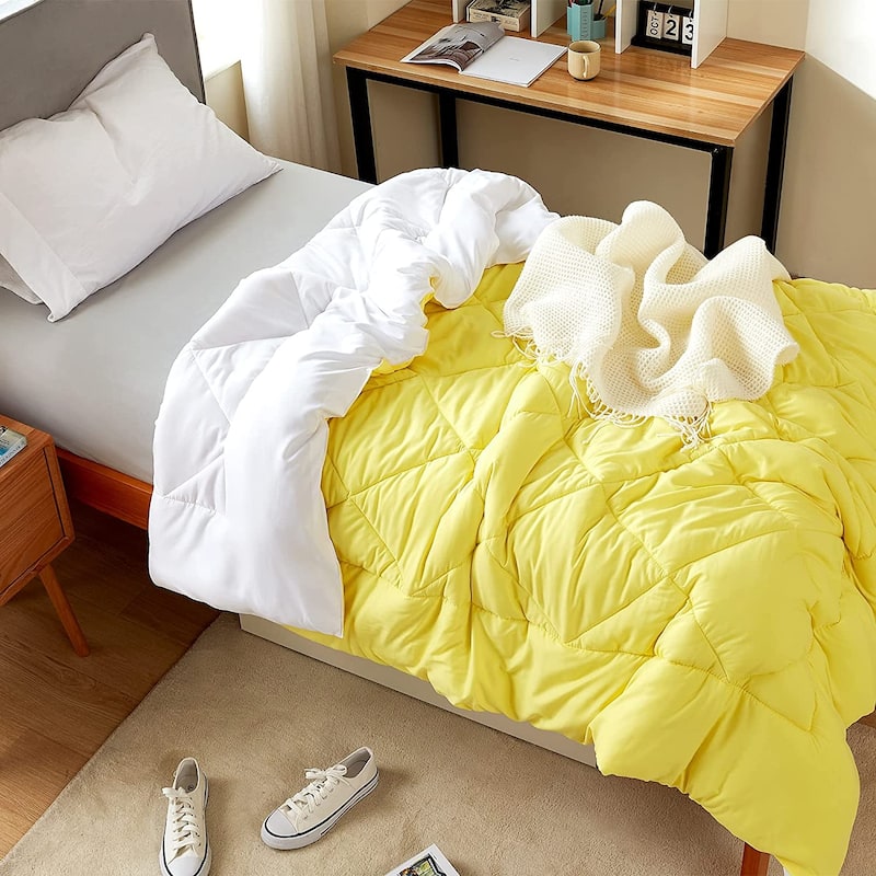 Limelight Yellow/White Reversible Twin XL Comforter