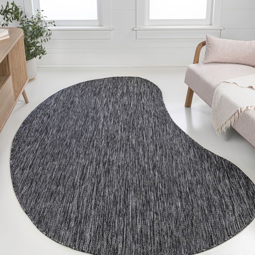 JONATHAN Y Evan Modern Rustic Organic Curve Indoor/Outdoor Shaped Area Rug