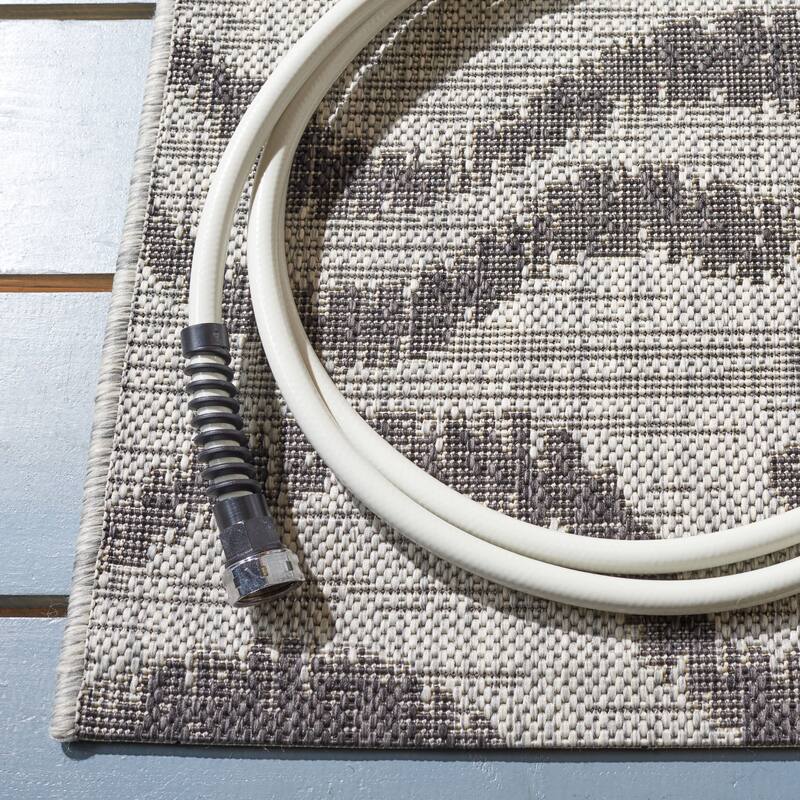 SAFAVIEH Courtyard Kalyonka Indoor/ Outdoor Waterproof Patio Backyard Rug