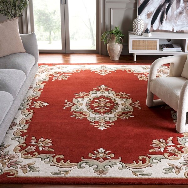 SAFAVIEH Handmade Aubusson Hrachuhi Traditional Wool Rug - Bed