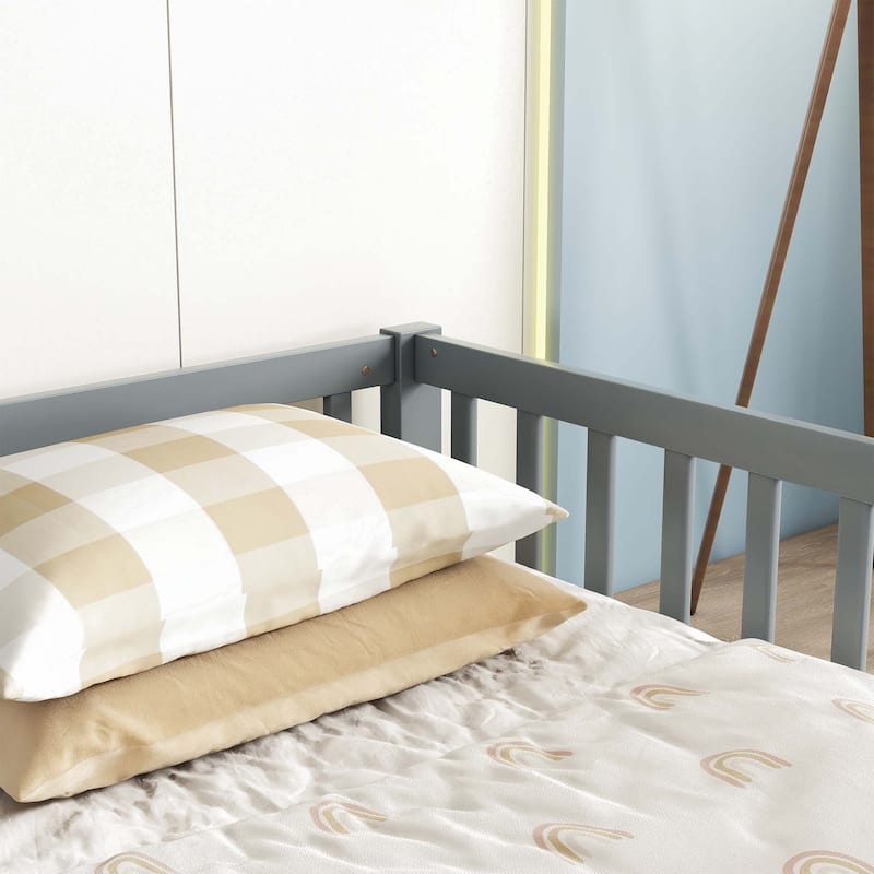 Double Twin Floor Bed with Fence and Guardrails, without door