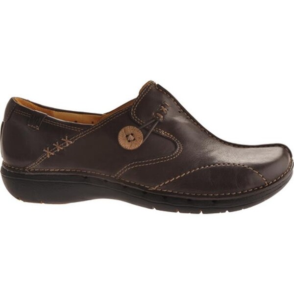 clarks un loop brown