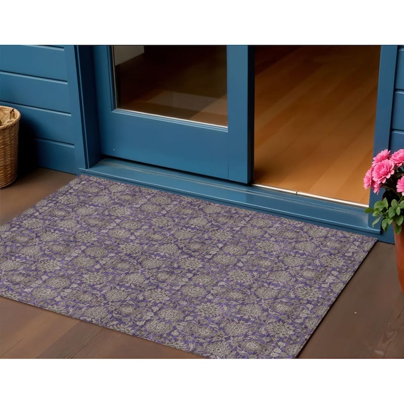 HomeRoots Floral Transitional Rectangle Outdoor Rug - 3' x 5'