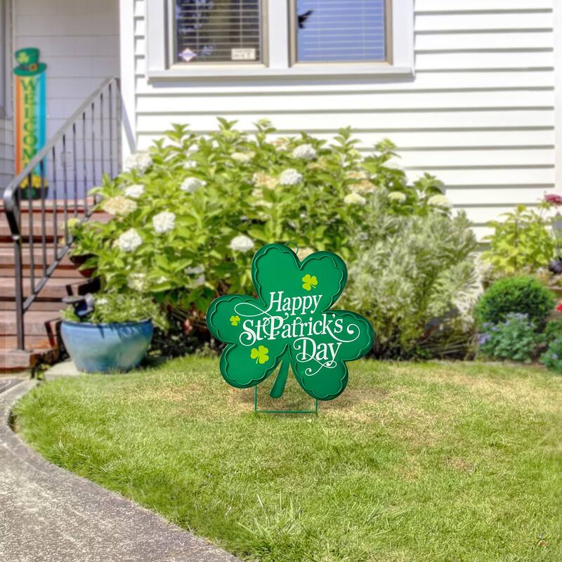 Glitzhome Set of 3 Wooden St. Patrick's Shamrocks Yard Stakes