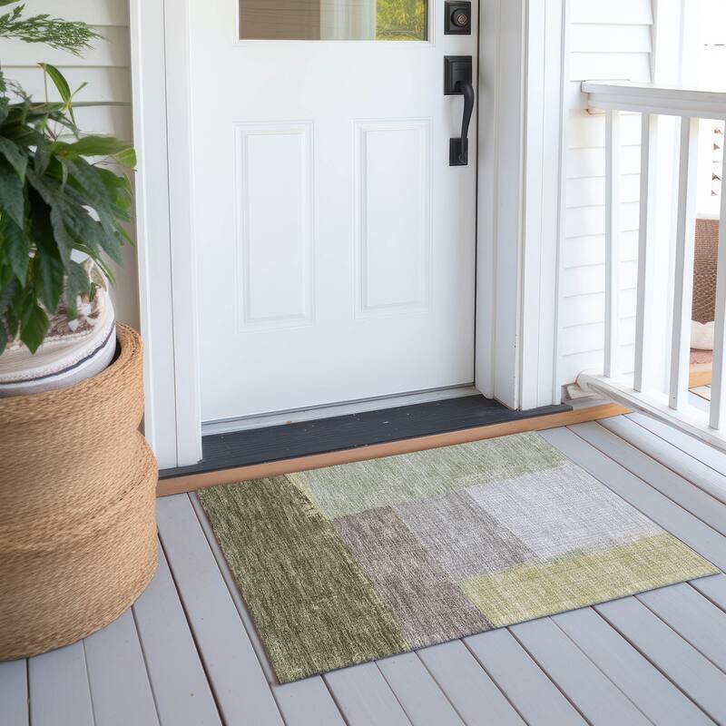 Machine Washable Indoor/ Outdoor Abstract Kraig Chantille Rug - Olive - 1'8" x 2'6"