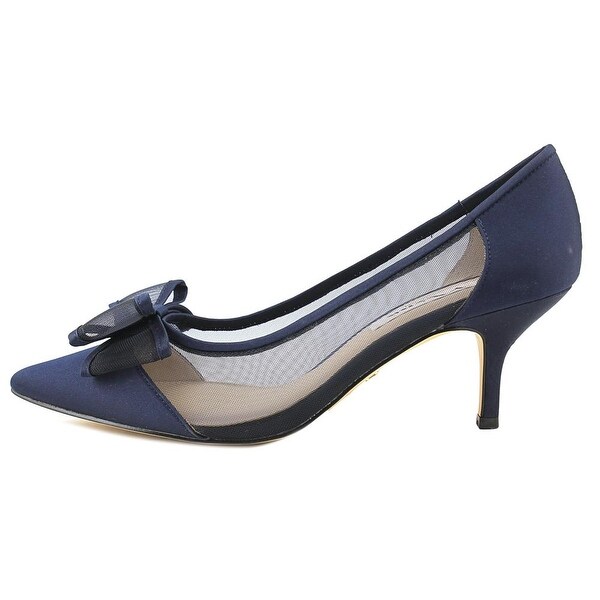 nina bianca pointy toe pump