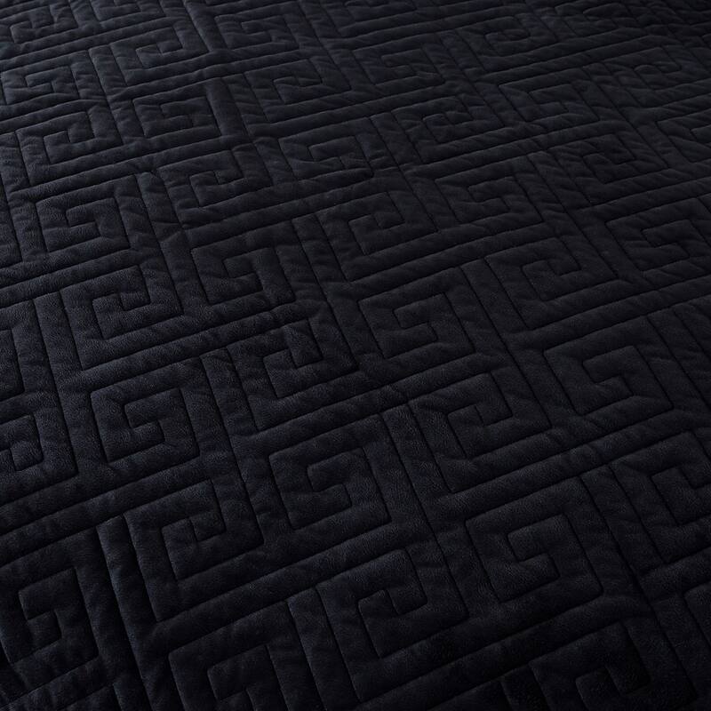Lavish Plush Poly Velvet Quilt Set