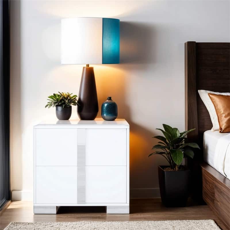 Elegant Nightstand w/Metal Handle,Mirrored Bedside Table w/2 Drawers