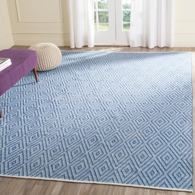 SAFAVIEH Handmade Flatweave Montauk Shkurte Cotton Rug - 6' x 9' - Blue/Ivory