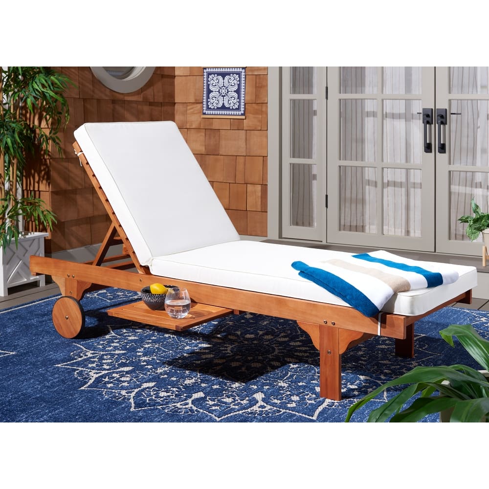 SAFAVIEH Outdoor Aubrie Adjustable Chaise Lounge Chair with Wheel.