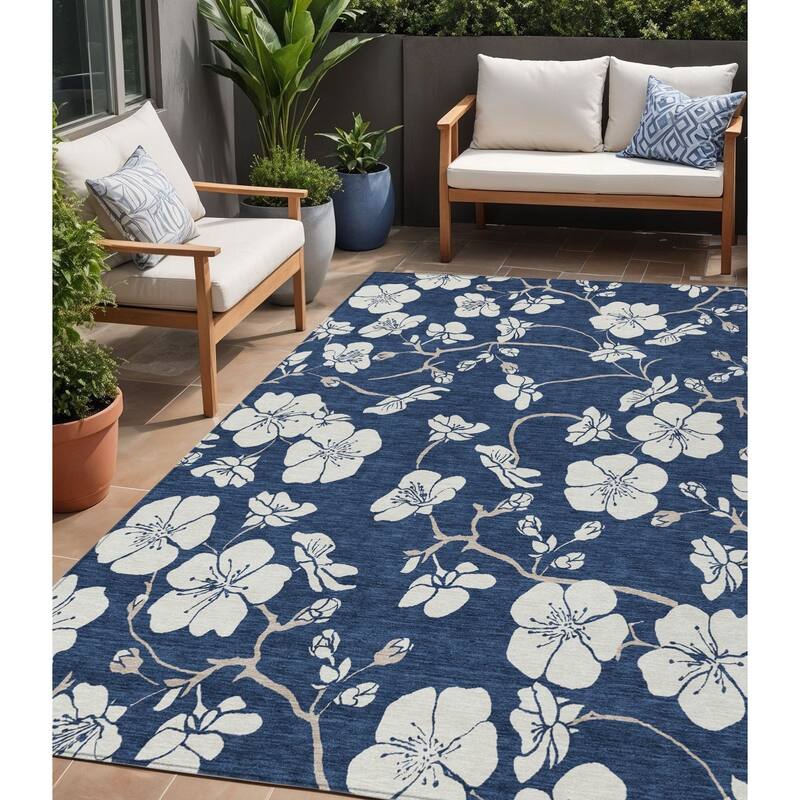 HomeRoots Floral Transitional Rectangle Outdoor Rug - 5' X 8'