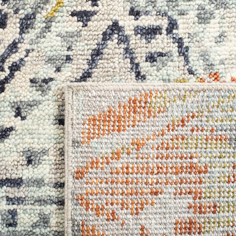 SAFAVIEH Hand-Knotted Samarkand Amabel Traditional Wool Rug