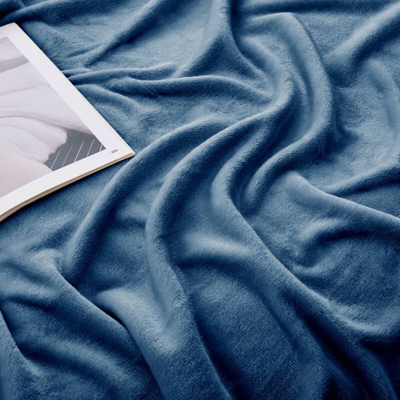 Lightweight Plush Fuzzy Flannel Blanket, Rversible Soft Throw Blanket