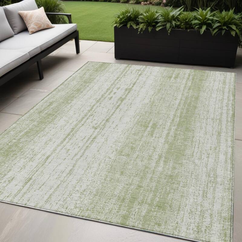 HomeRoots Striped Transitional Rectangle Outdoor Rug - 5' X 8'