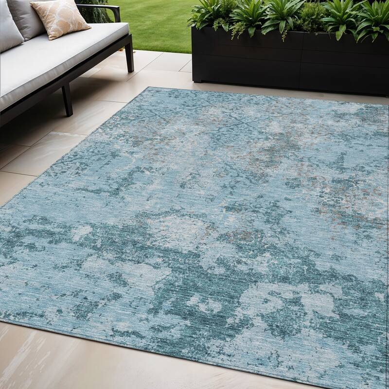 HomeRoots Floral Transitional Rectangle Outdoor Rug - 5' X 8'