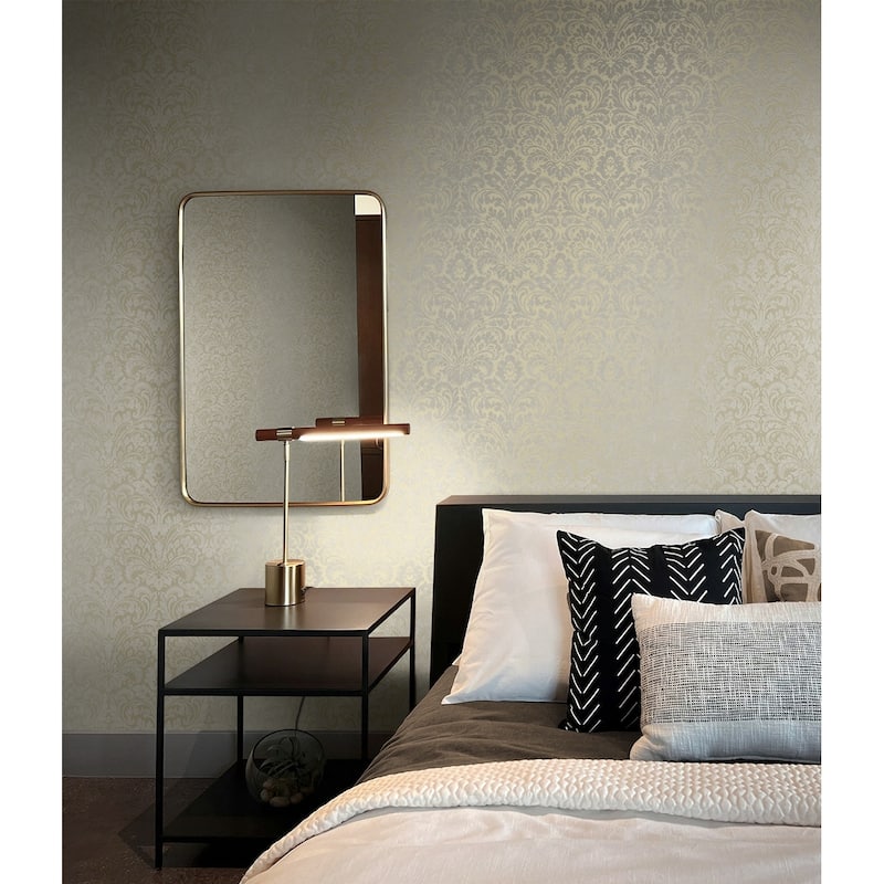 Seabrook Designs Maxie Ombre Damask Unpasted Wallpaper