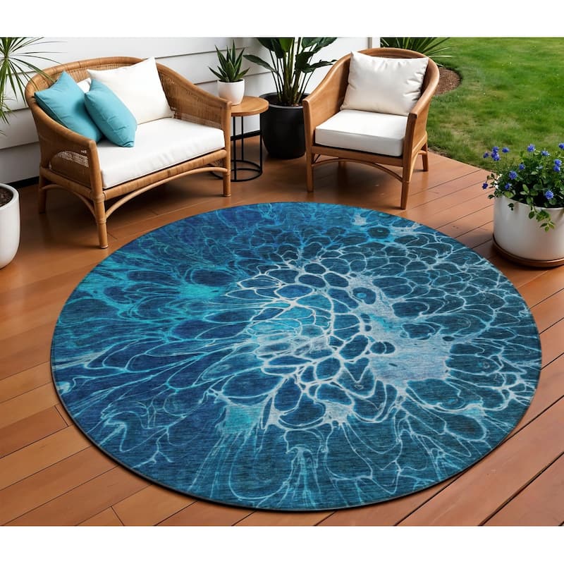 HomeRoots Abstract Transitional Rectangle Outdoor Rug - 8' Round