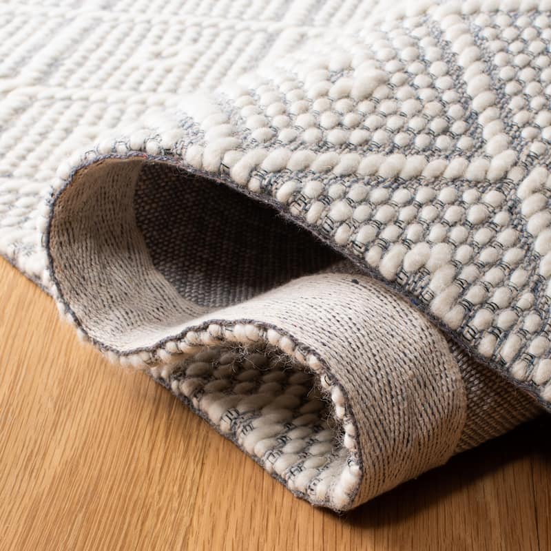 SAFAVIEH Handmade Vermont Deryn New Zealand Wool Rug